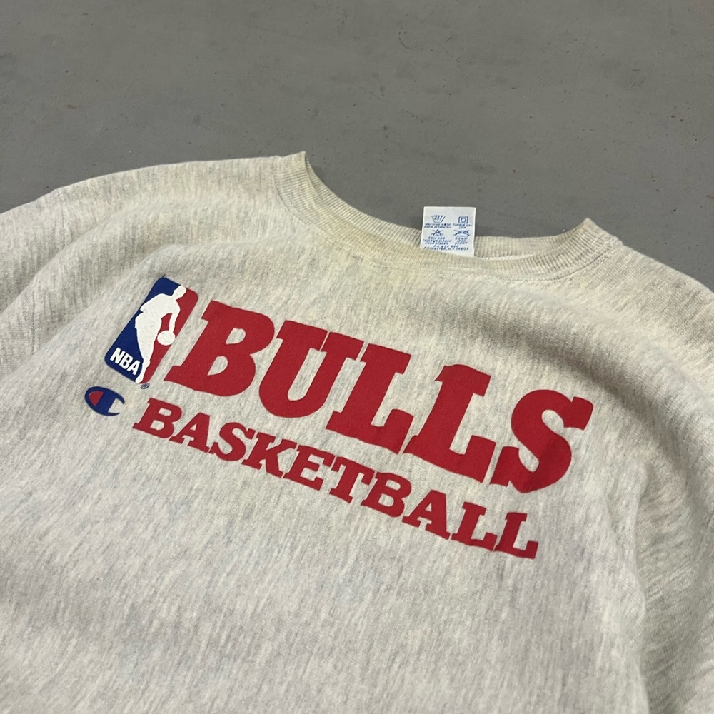 Vintage Y2K 90s Champion Reverse Weave  Chicago Bulls Sweatshirt Size XL